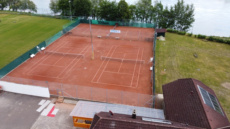 emmersdorfer-tennisplatz-view.JPG